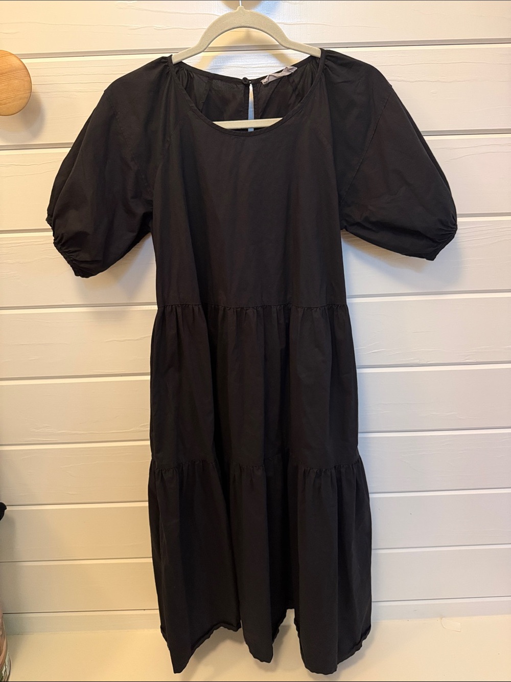 Everlane The Tiered Cotton Dress in Black With Puff-Sleeves